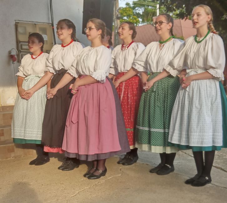 hosztot perdulj fordulj 2