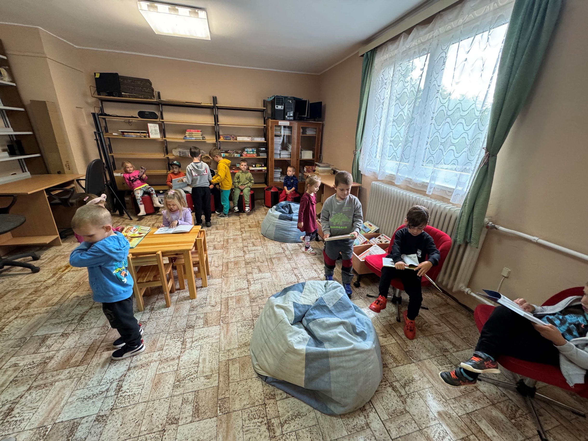 borzavar ismerkedes a konyvtarral 1