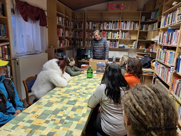 csehbanya kezmuves 1