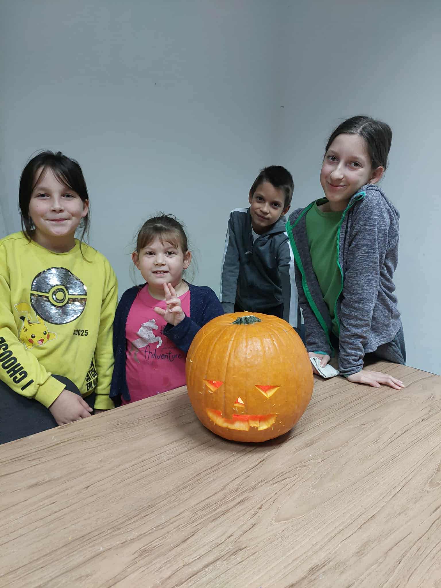 hetyefo oszikezmuves 1