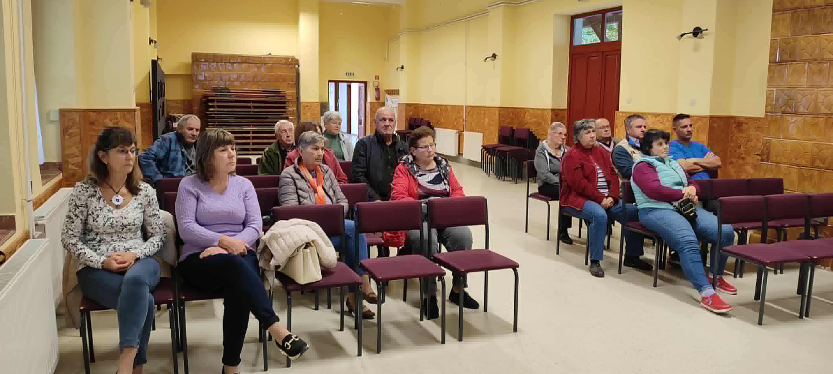 lesencetomaj hangodilaszlo 2